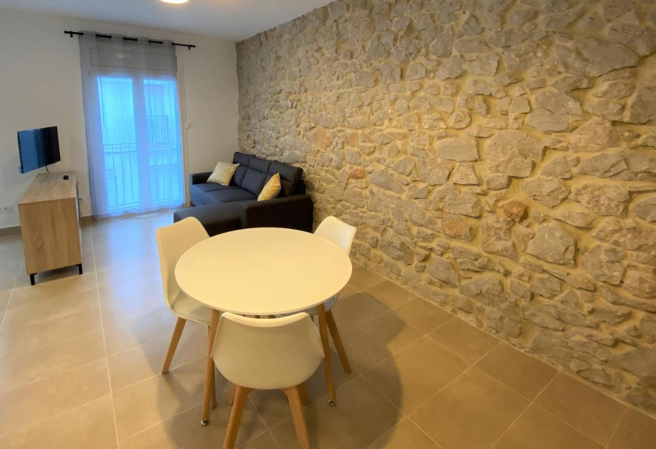 Apartaments L'Escala Centre المظهر الخارجي الصورة